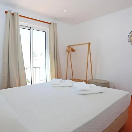 A06 - Seaview 1 Bed *