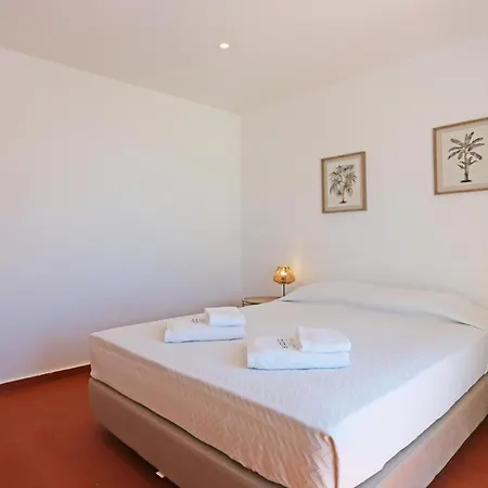 A06 - Seaview 1 Bed *